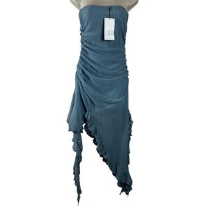 zara asymmetrical blue dress Zara navy blue sweater dress. Short sleeve with asymmetrical waist and embroidered flowers. Size 8T
